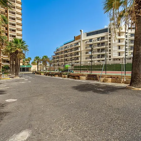 Modern Renovated With Terrace In Playa De Americas