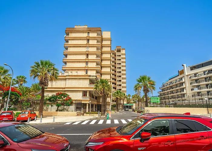 Modern Renovated With Terrace In Playa De Americas *