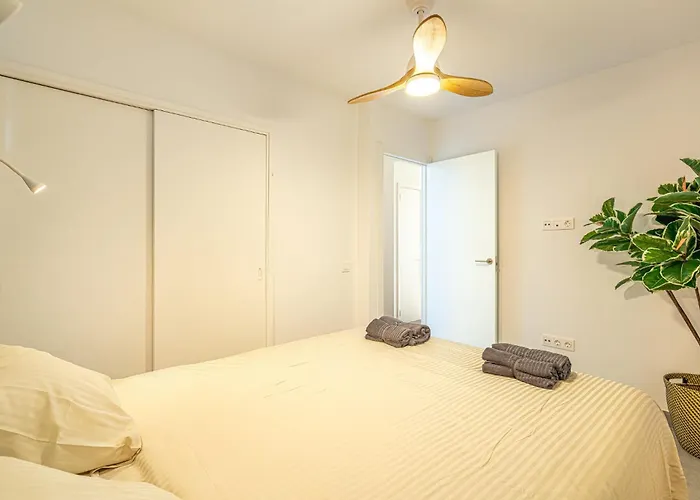 Modern Renovated With Terrace In Playa De Americas * Playa de las Américas