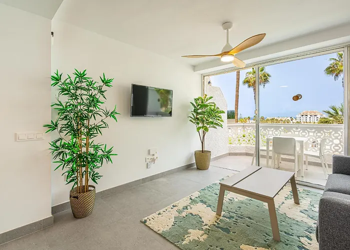 Modern Renovated With Terrace In Playa De Americas 美洲海滩