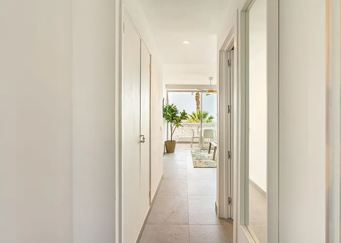 公寓 Modern Renovated With Terrace In Playa De Americas